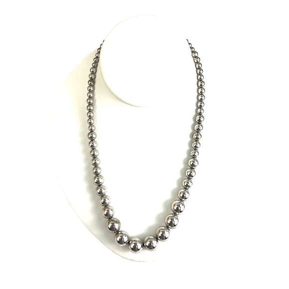 Vintage Napier Silver-Tone Graduated Bead Necklace 18" With Oval Clasp - Picture 1 of 5